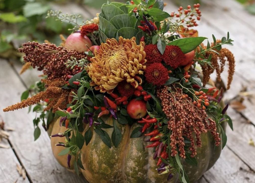 floral arrangement by Hattie's Fleurs